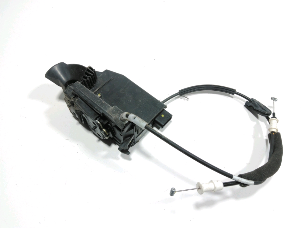 Serrure de porte avant droite