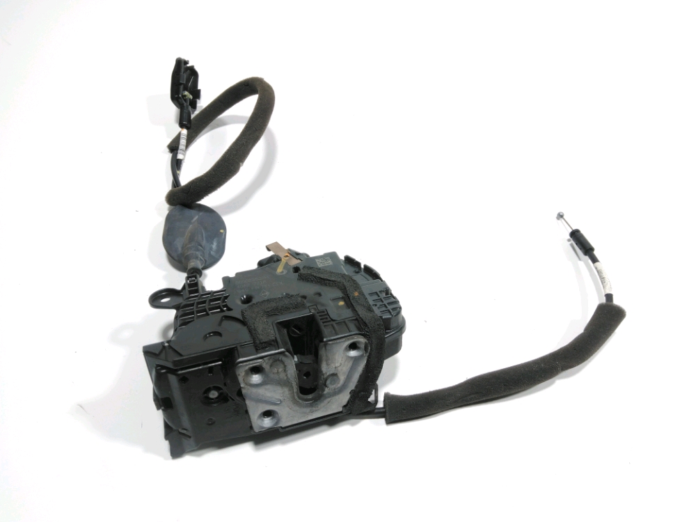 Serrure de porte avant droite