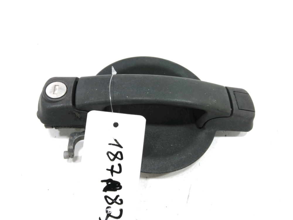 Poignée extérieure avant gauche