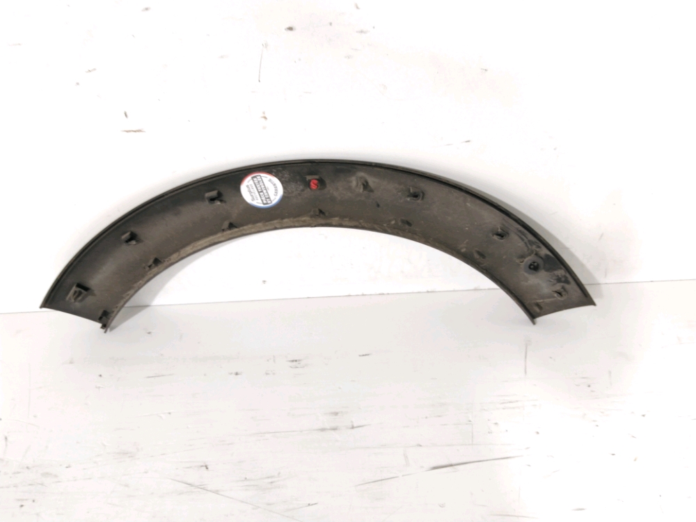 Elargisseur d'aile arrière gauche