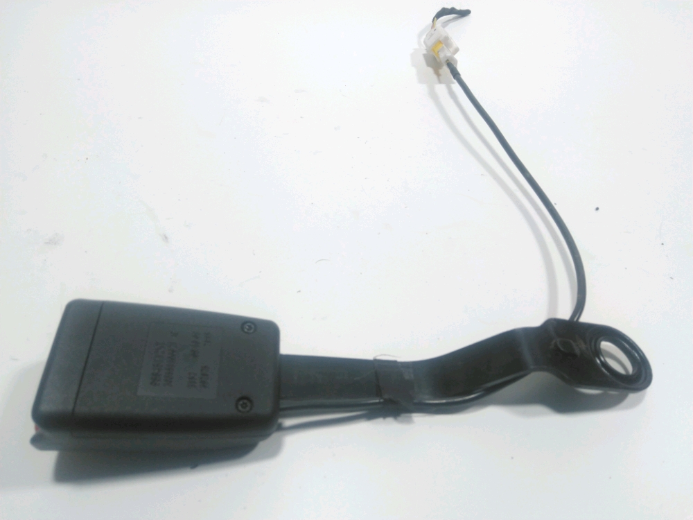 Ancrage ceinture avant droit