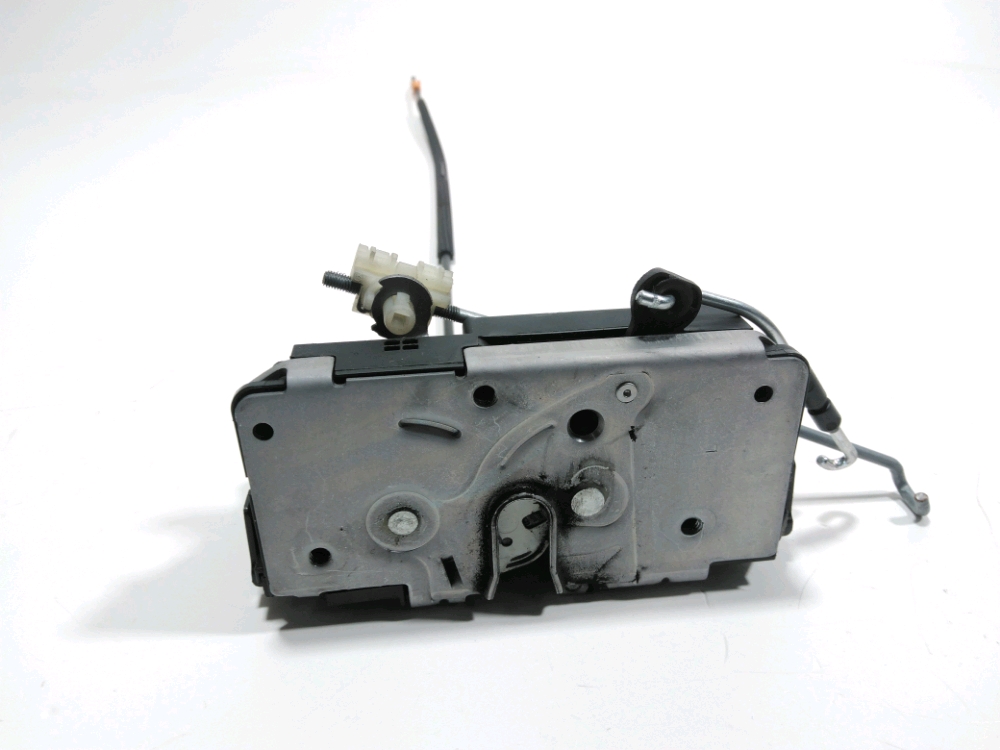 Serrure de porte avant gauche