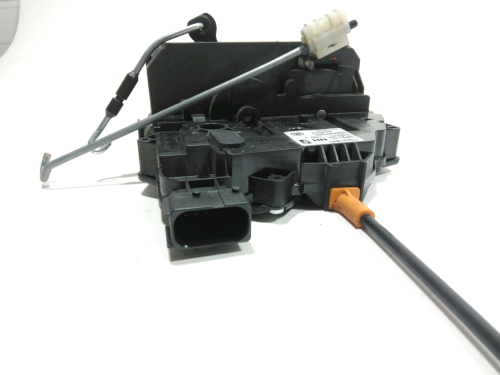 Serrure de porte avant gauche