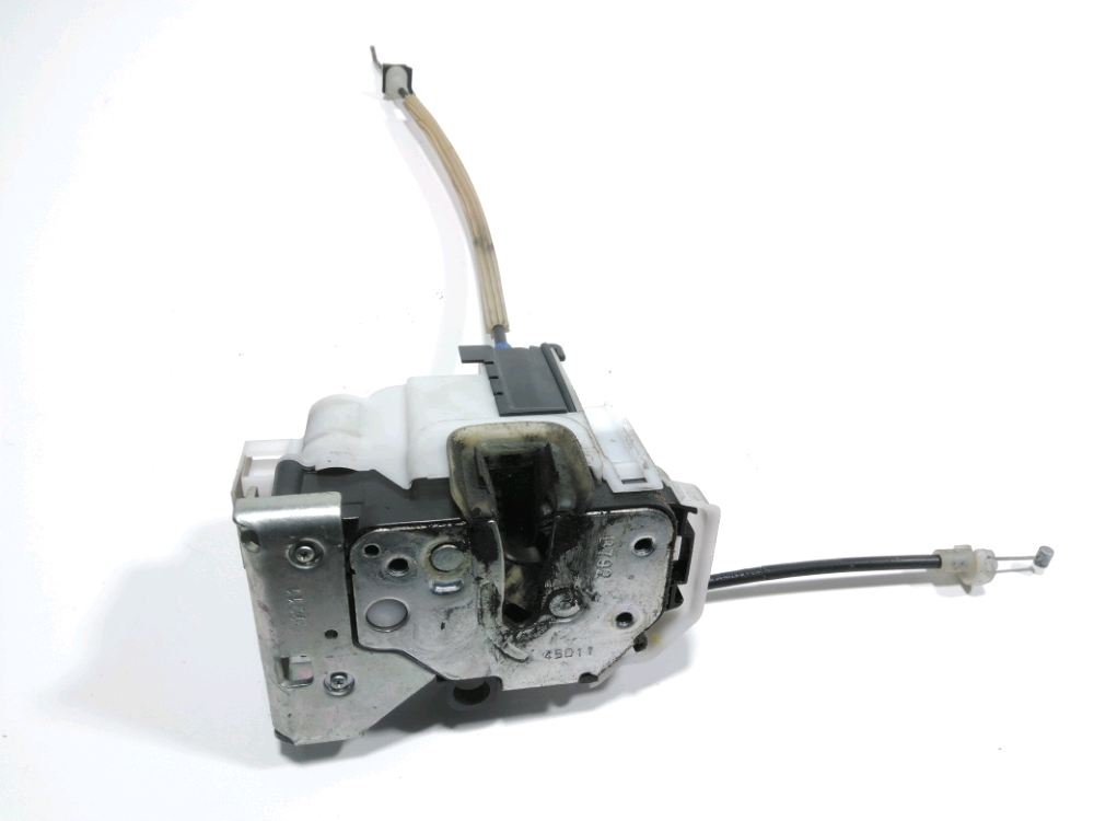 Serrure de porte avant droite