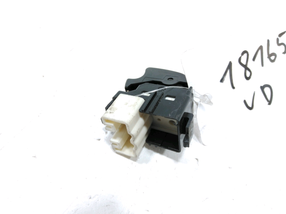 Commande lève-vitre avant droit