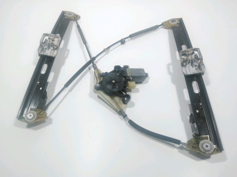 Lève-vitre électrique avant droit