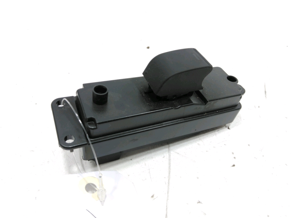 Commande leve-vitre avant droit