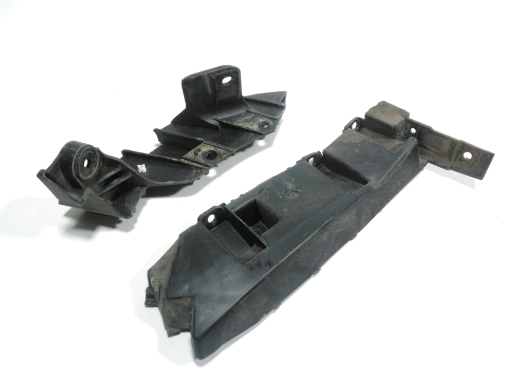 Support droit de pare-choc arrière