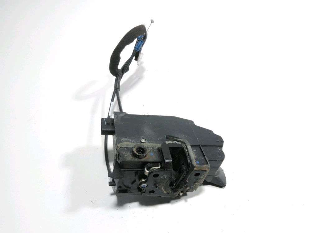 Serrure de porte avant droite