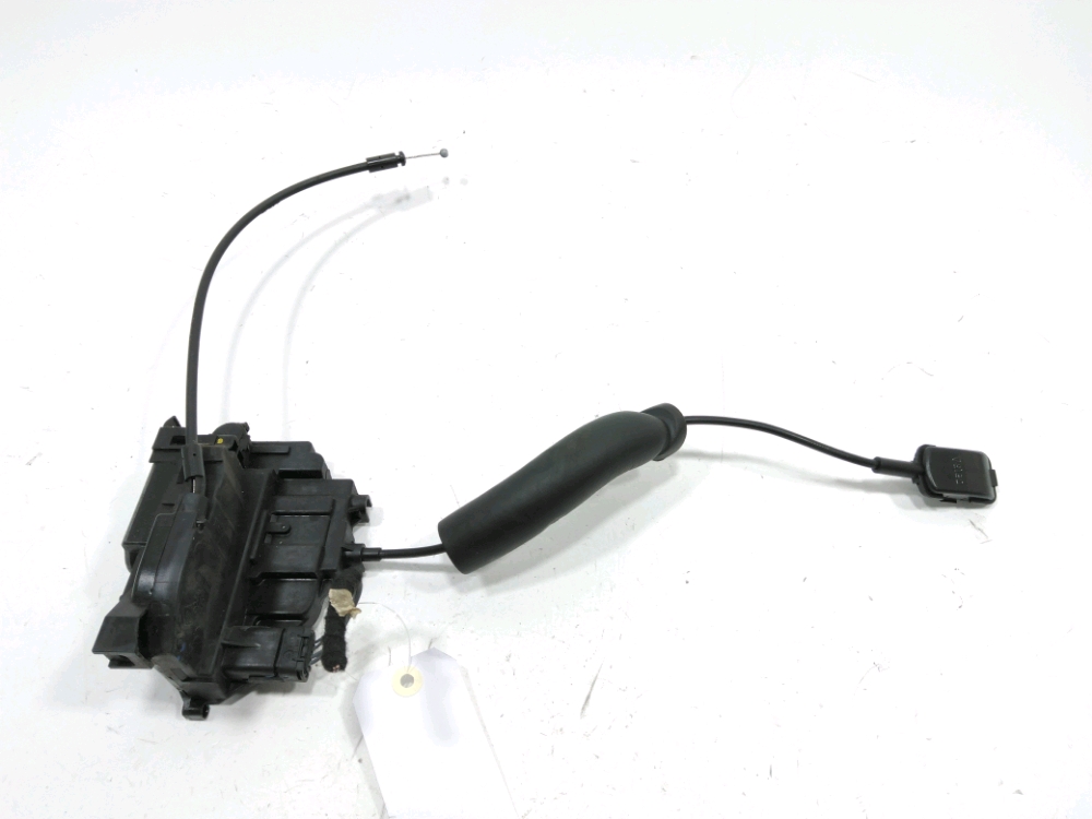 Serrure de porte avant droite