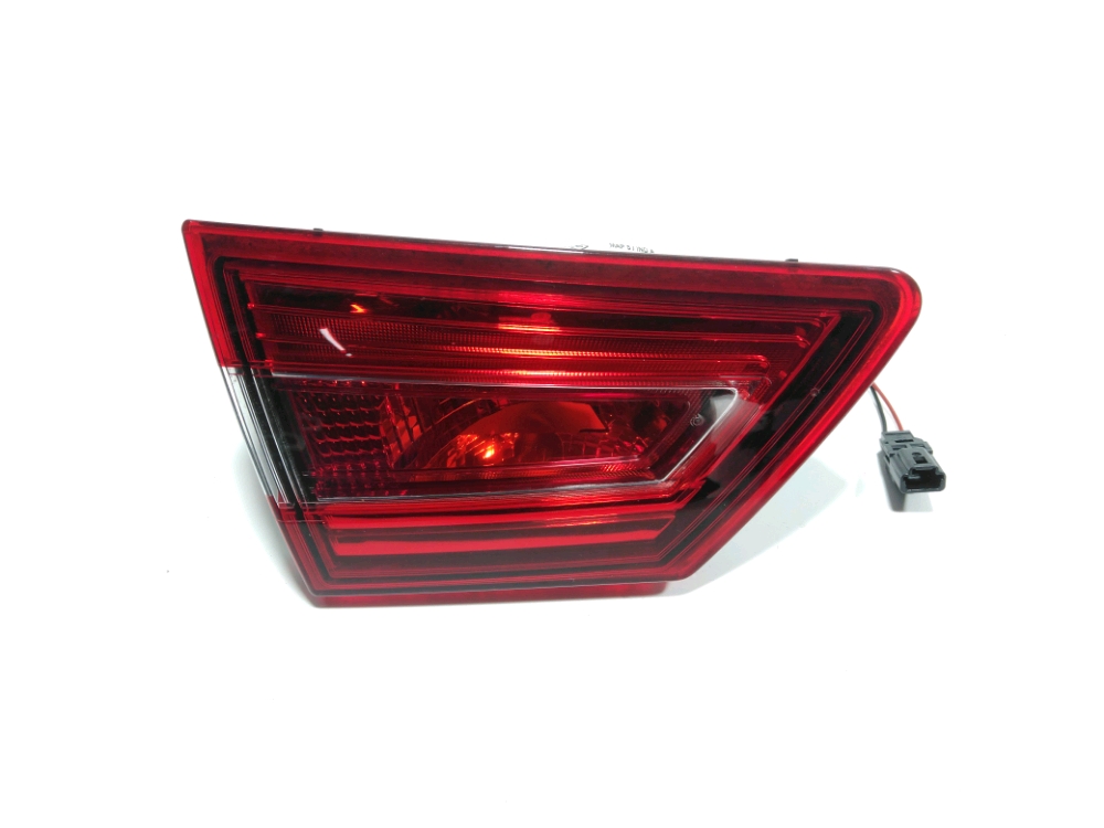 Feu arrière intérieur gauche