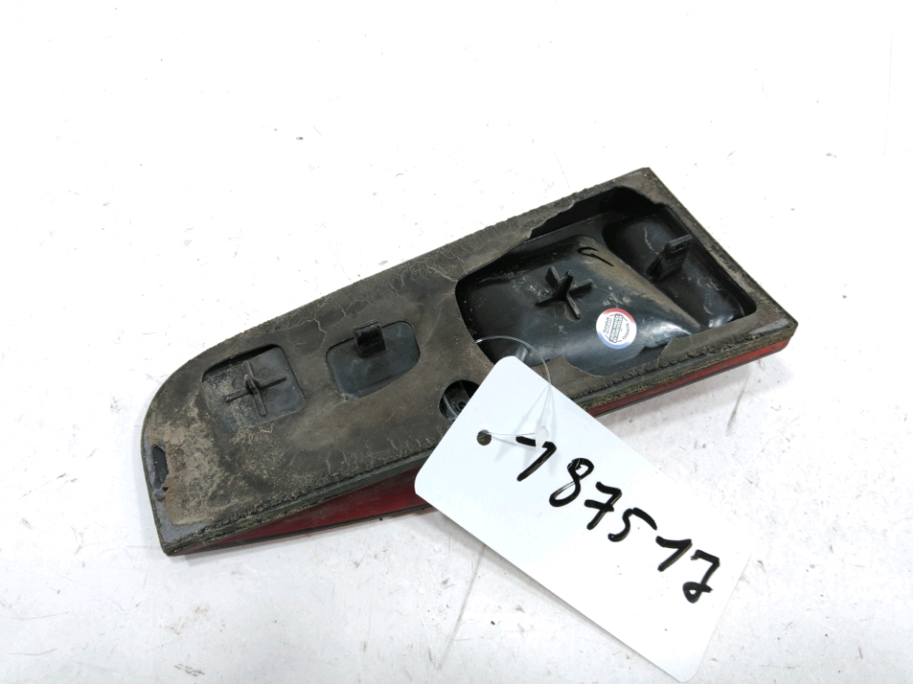 Feu arrière intérieur gauche