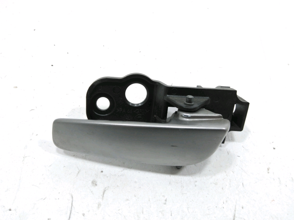 Poignee interieure porte avant droite