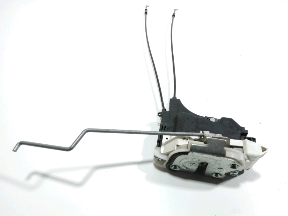 Serrure de porte avant droite