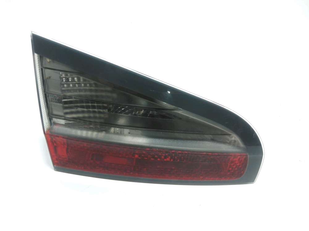 Feu arrière intérieur gauche