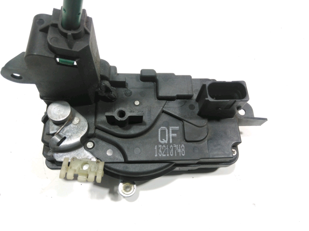 Serrure de porte avant gauche