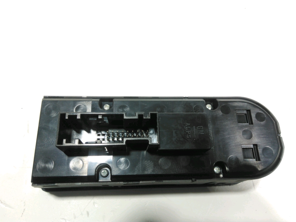 Commande lève-vitre avant gauche