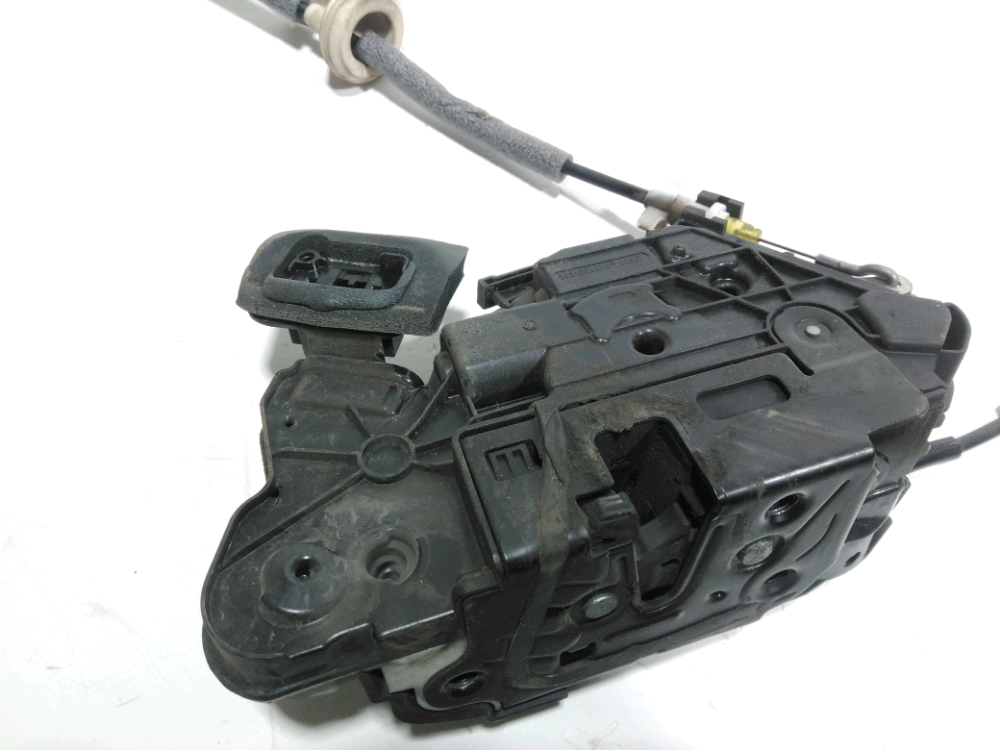 Serrure de porte avant gauche