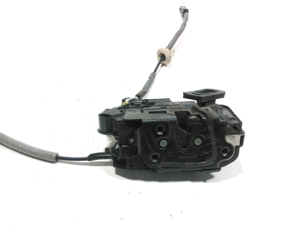 Serrure de porte avant droite