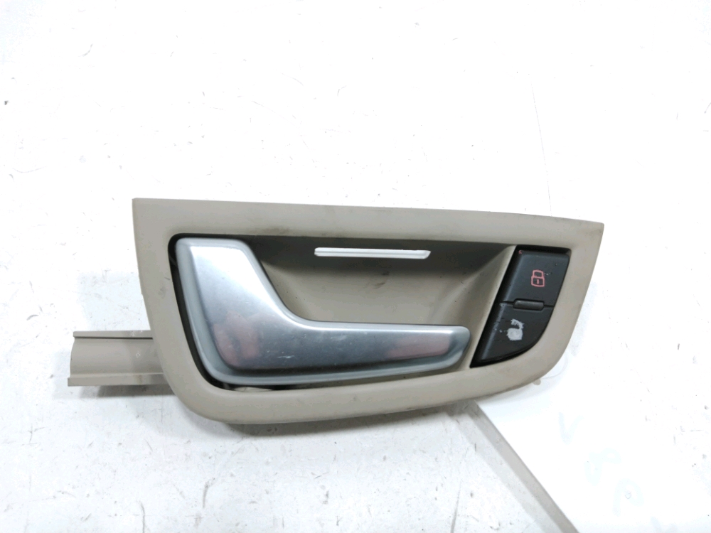 Poignee interieure porte avant gauche