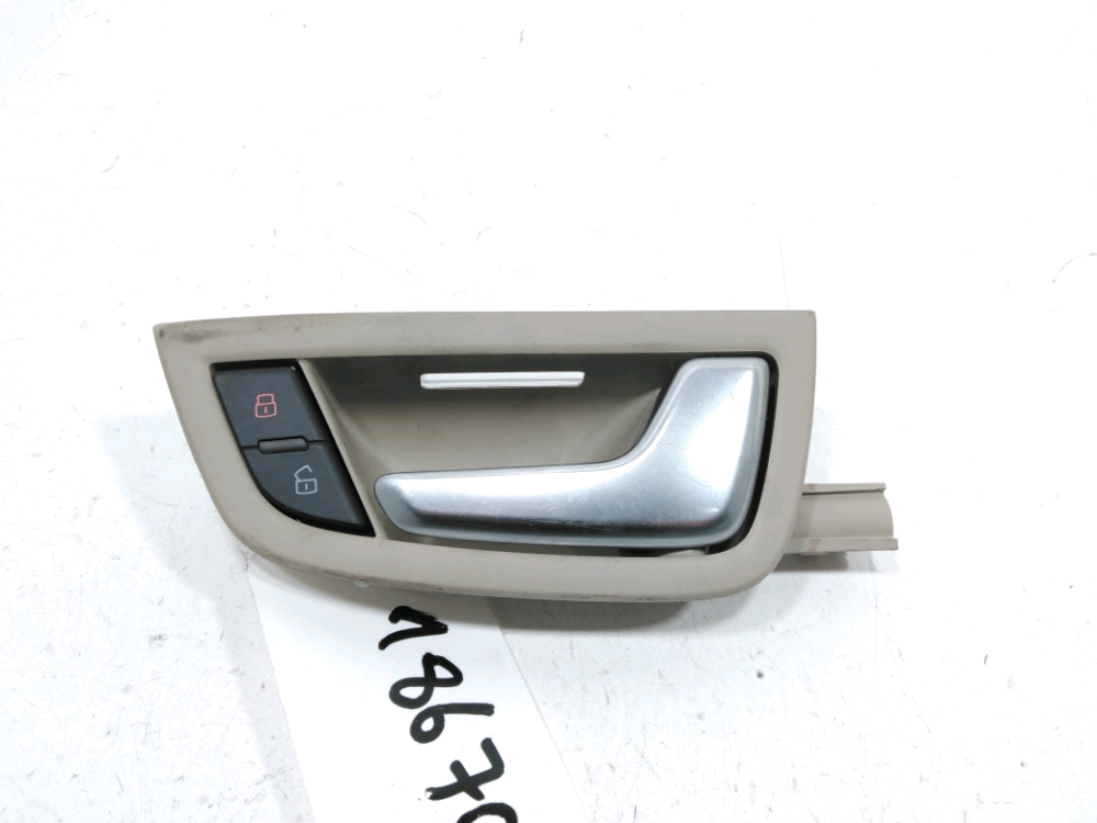 Poignee interieure porte avant droite