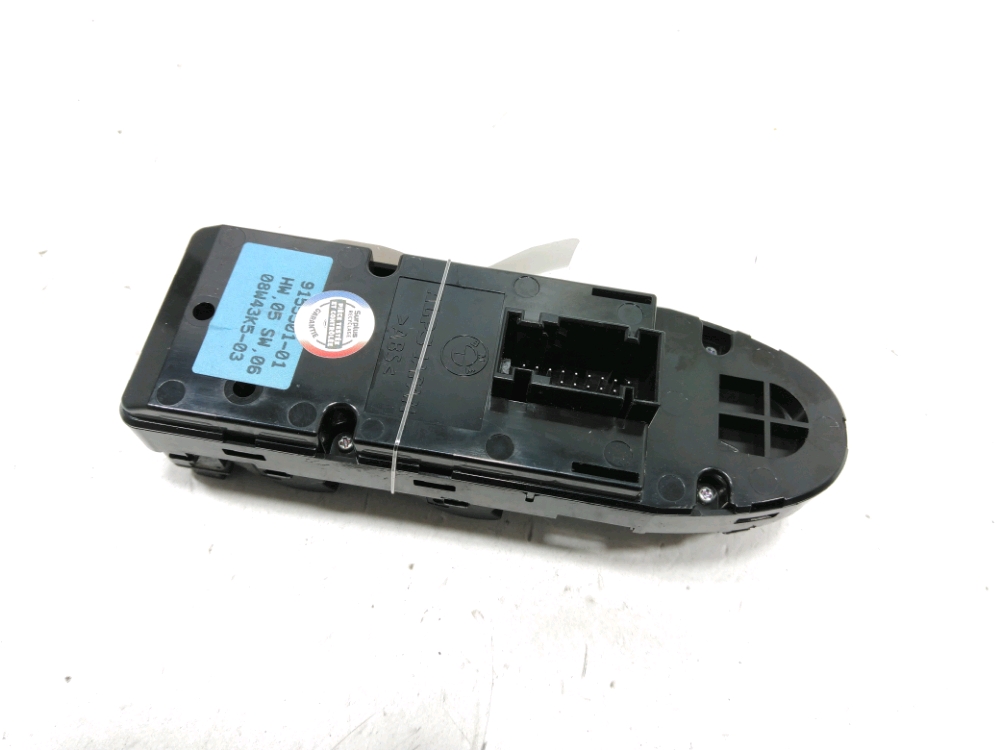 Commande lève-vitre avant gauche