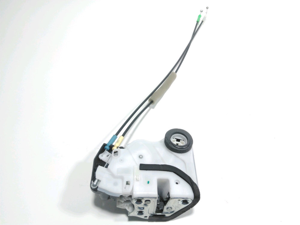 Serrure de porte avant droite