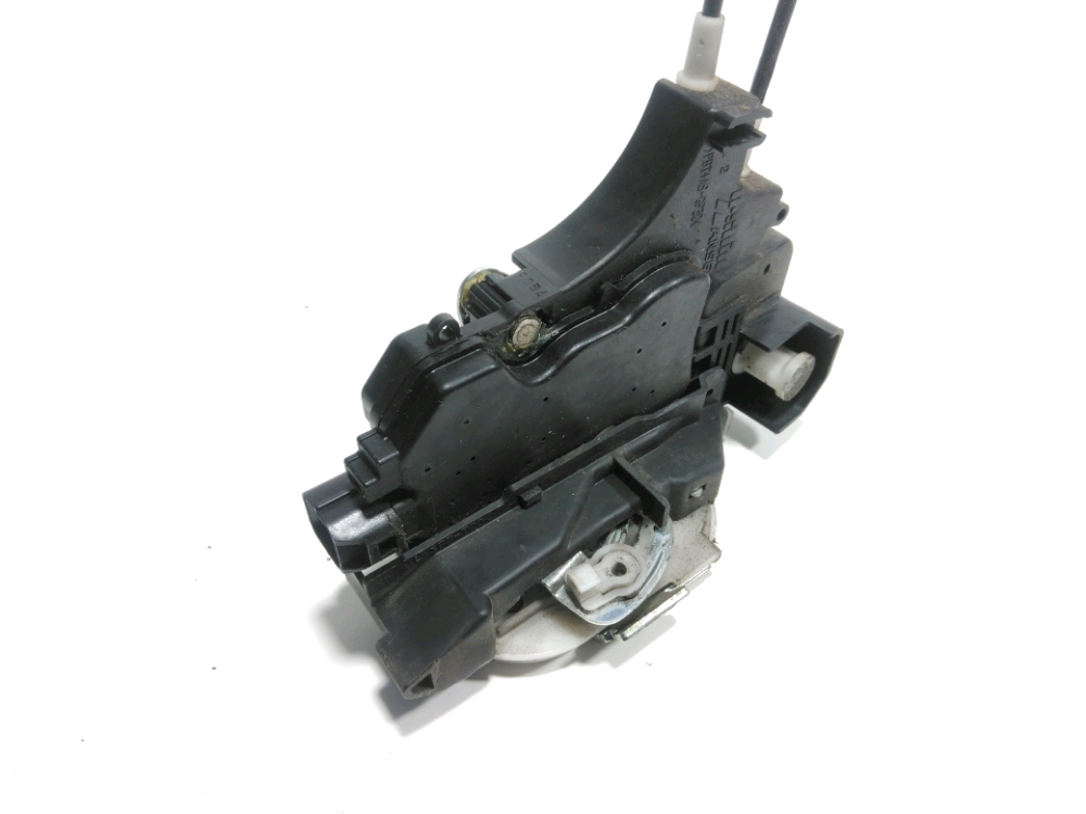 Serrure de porte avant gauche