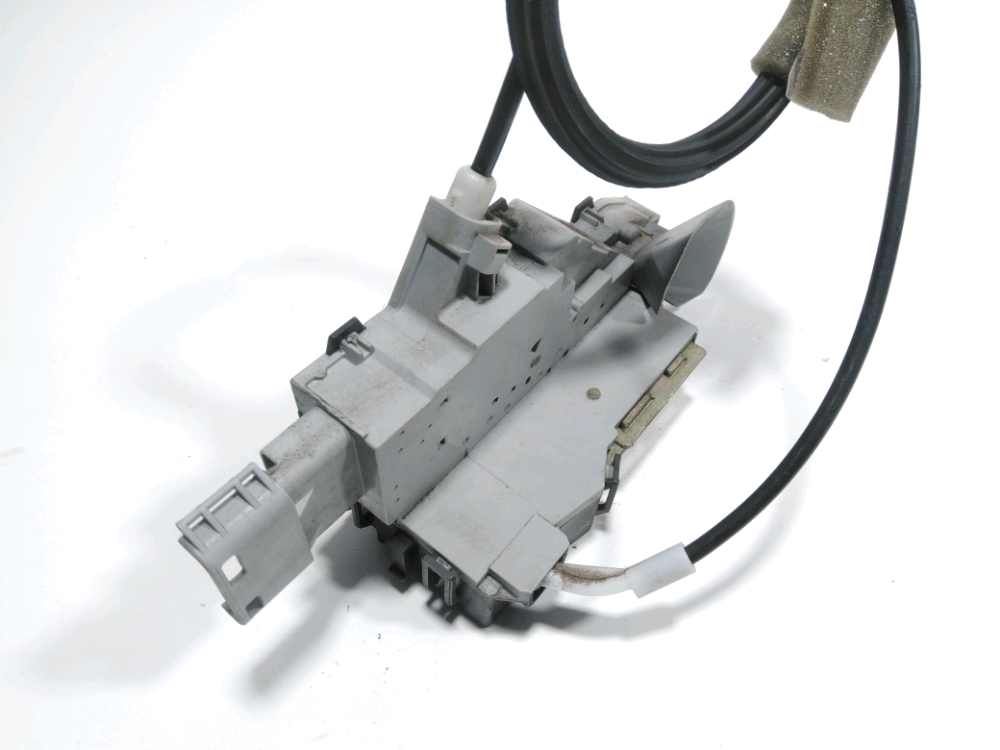 Serrure de porte avant gauche