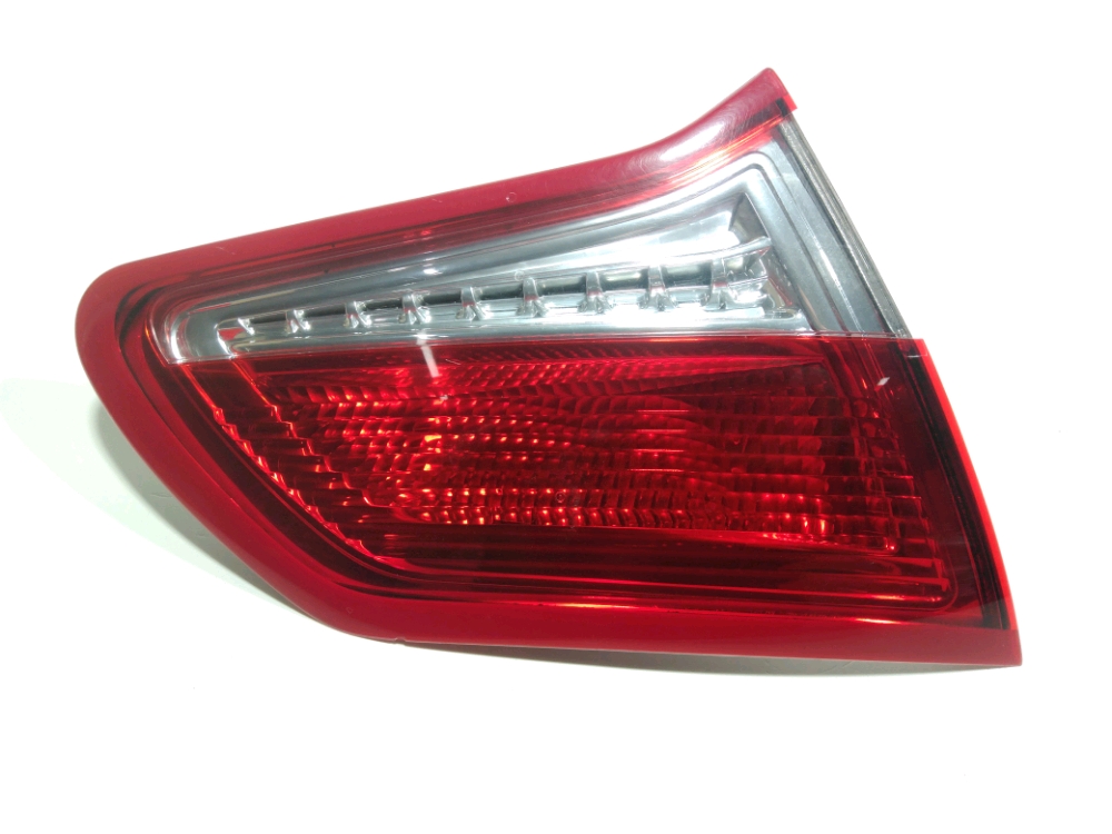 Feu arrière intérieur gauche