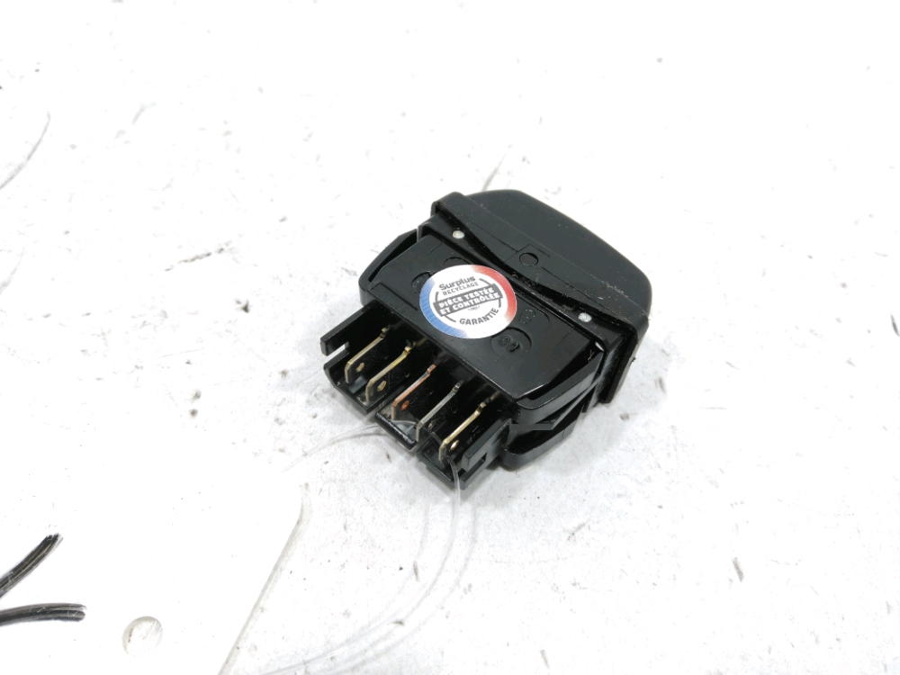 Commande lève-vitre avant gauche