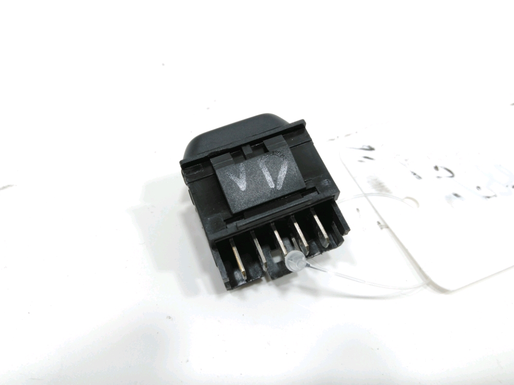 Commande lève-vitre avant droit