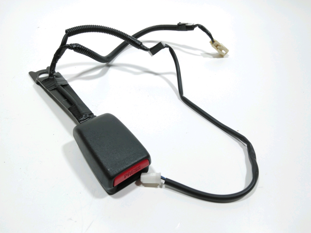 Ancrage ceinture avant droit