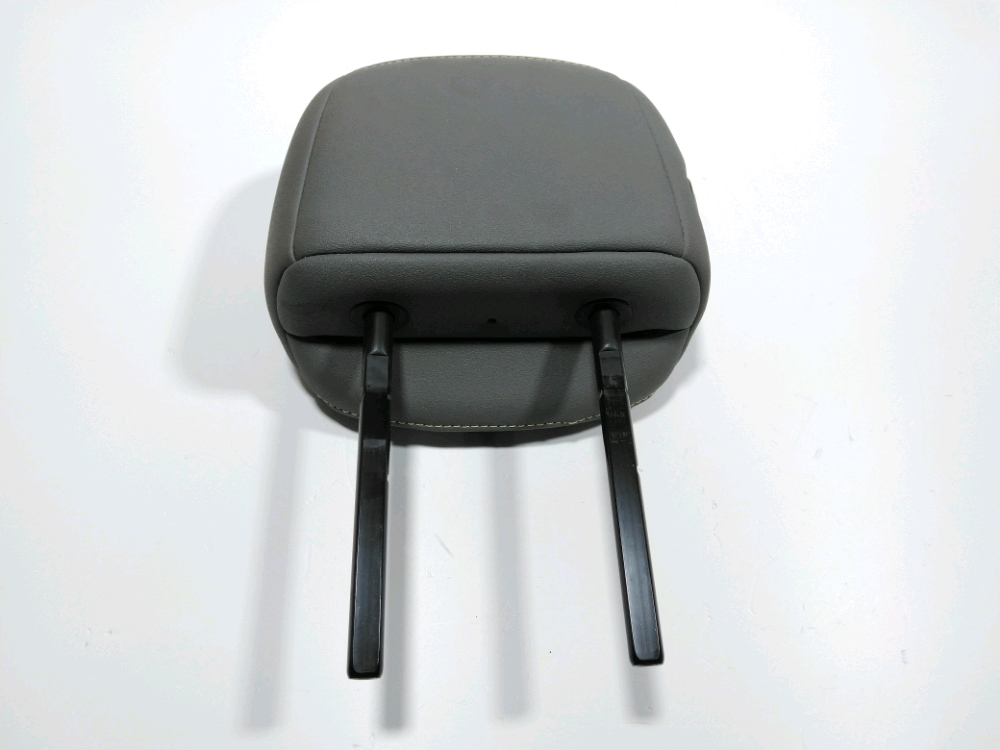 Appui tête avant droit