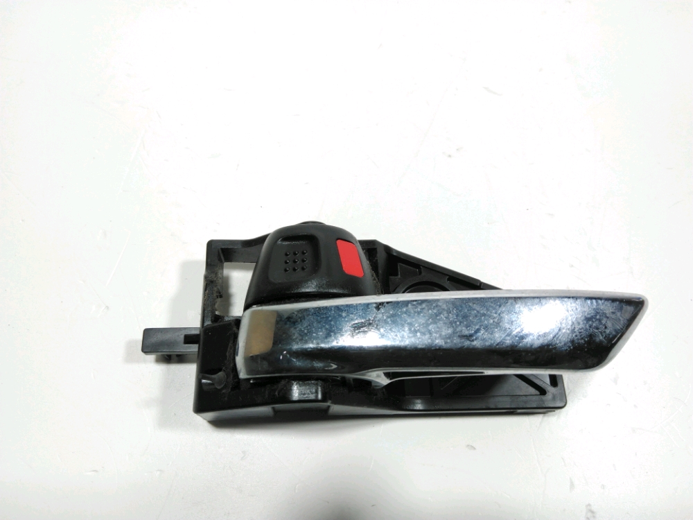 Poignee interieure porte arriere gauche