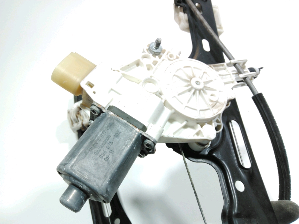 Lève-vitre électrique avant droit