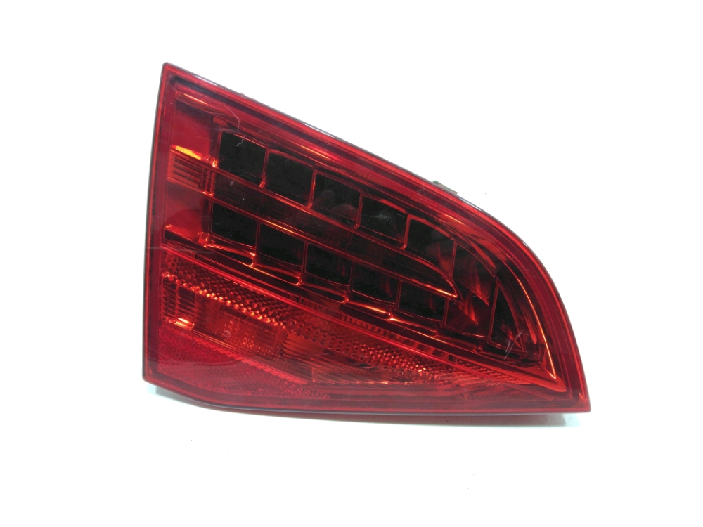 Feu arrière intérieur gauche