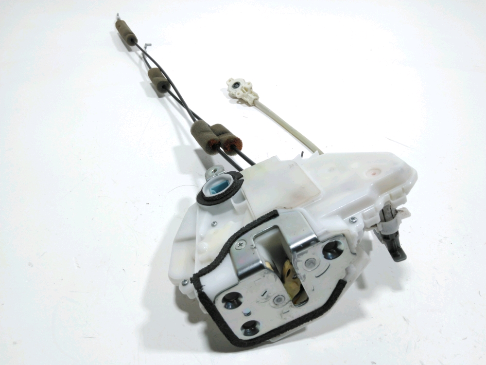 Serrure de porte avant gauche