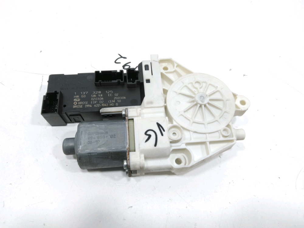 Lève-vitre électrique avant gauche