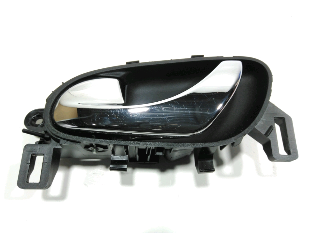 Poignee interieure porte avant gauche