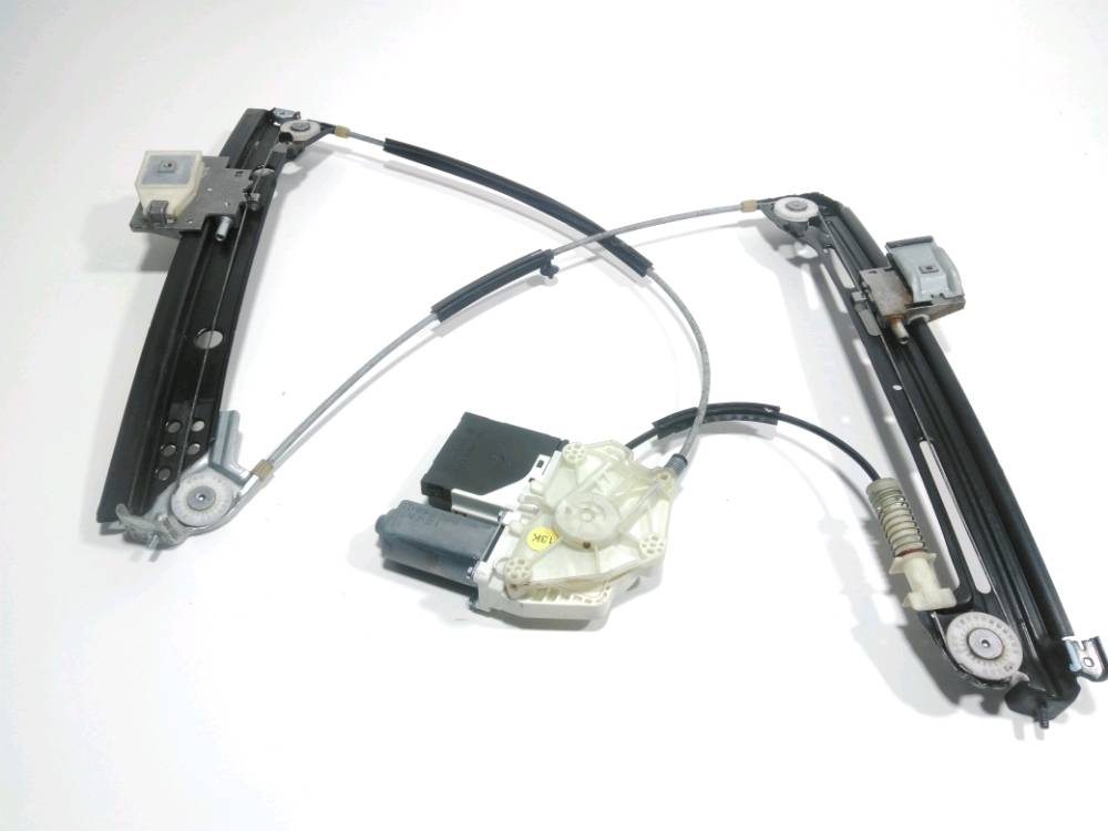 Lève-vitre électrique avant droit