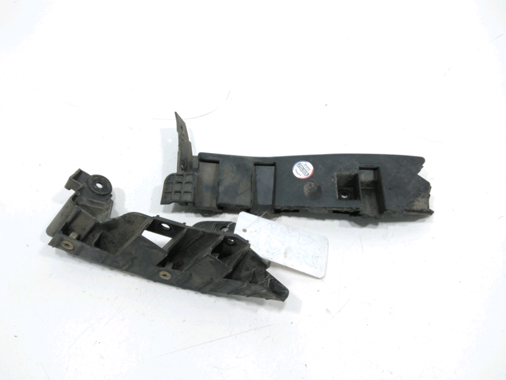 Support droit de pare-choc arrière