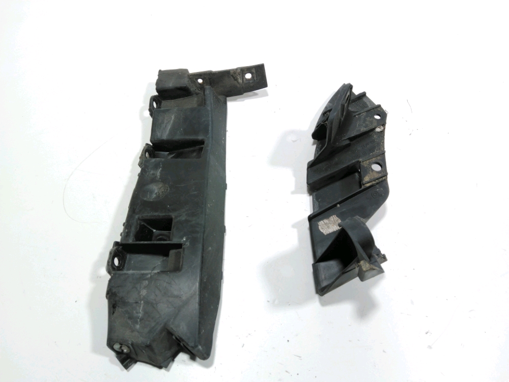 Support droit de pare-choc arrière