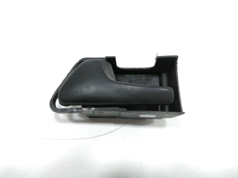 Poignee interieure porte avant gauche