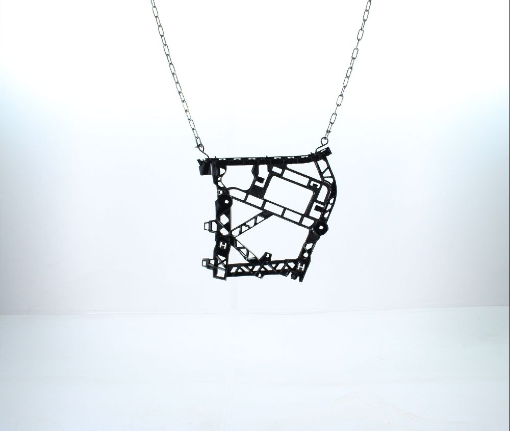 Support gauche de pare-choc arriere