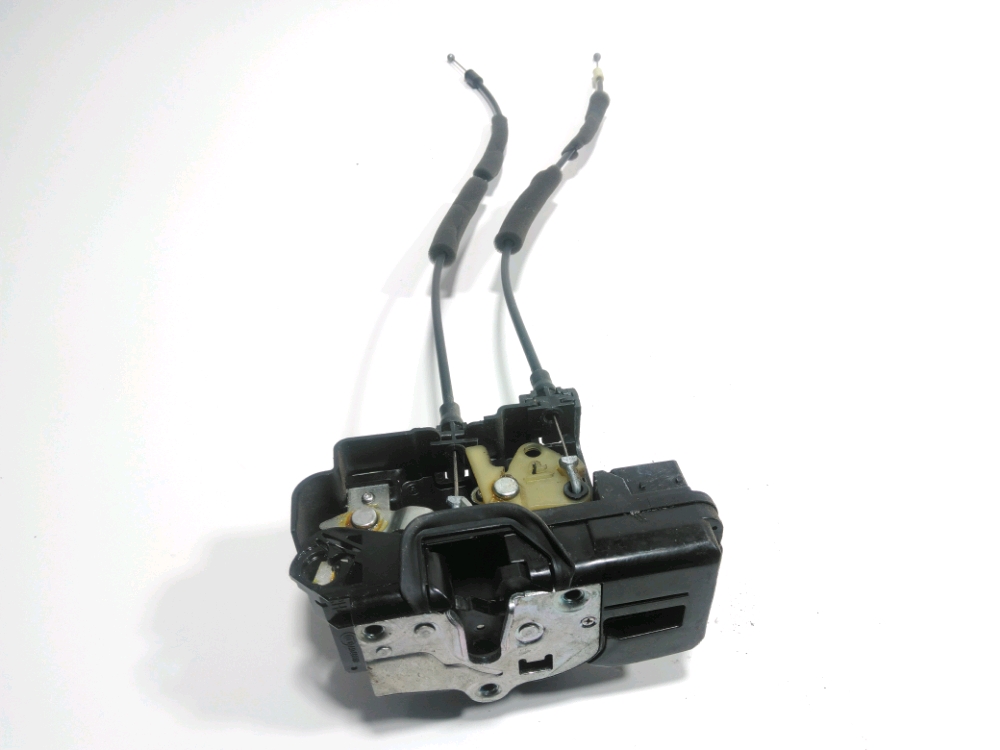 Serrure de porte avant droite