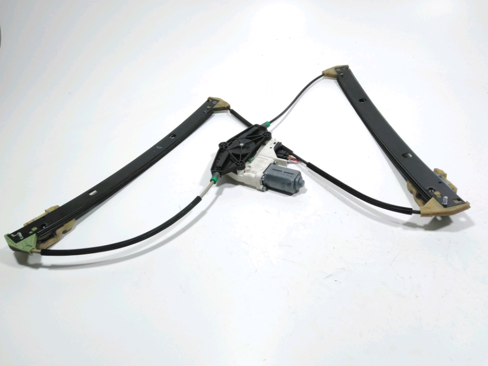 Lève-vitre électrique avant droit