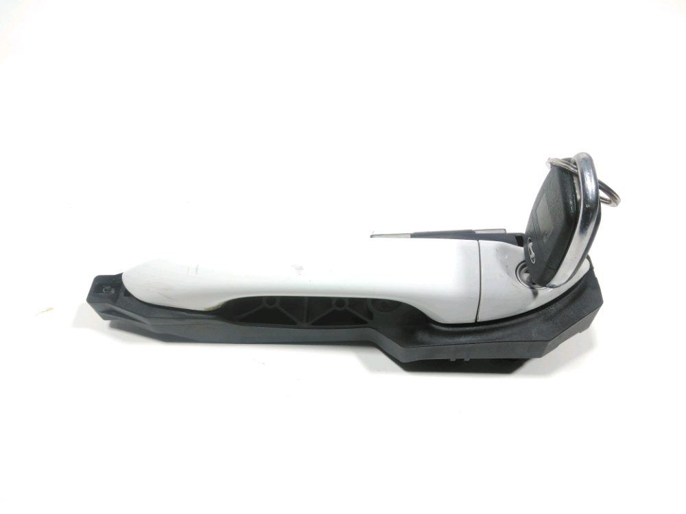 Poignee exterieure avant gauche