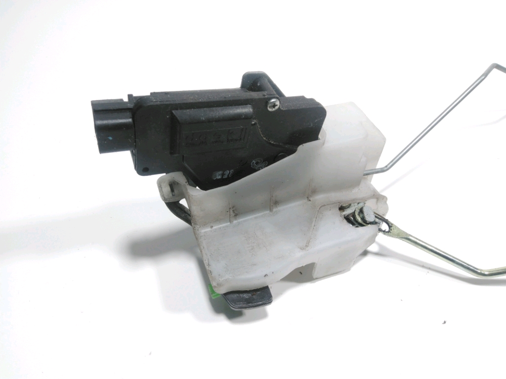 Serrure de porte avant gauche