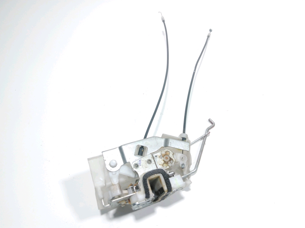 Serrure de porte avant droite